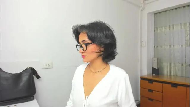 Image 10 of hanna_chloe Stream on Chaturbate on 22 days ago