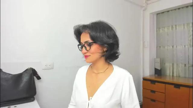 Image 12 of hanna_chloe Stream on Chaturbate on 22 days ago