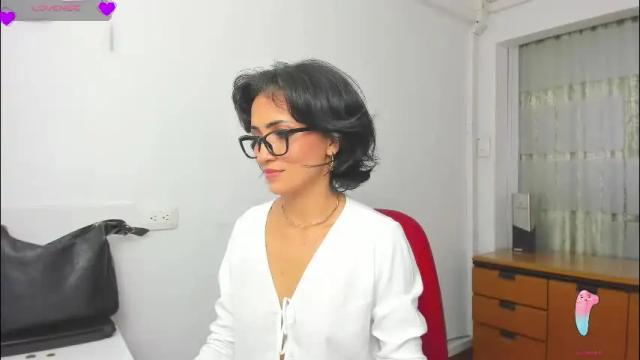 Image 4 of hanna_chloe Stream on Chaturbate on 22 days ago