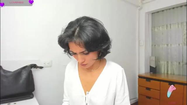 Image 6 of hanna_chloe Stream on Chaturbate on 22 days ago