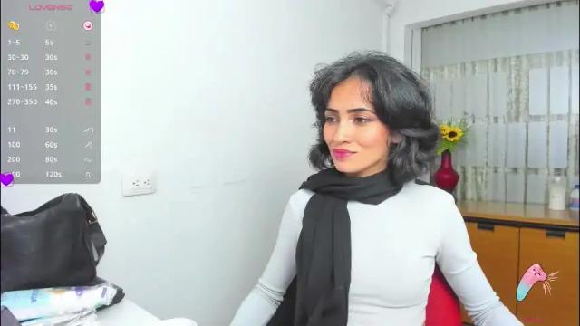 Image 10 of hanna_chloe Stream on Chaturbate on 1 month ago