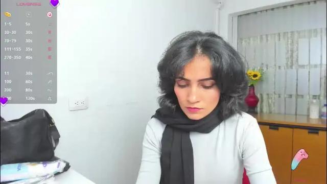 Image 11 of hanna_chloe Stream on Chaturbate on 1 month ago