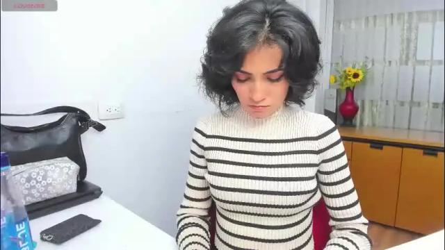 Image 2 of hanna_chloe Stream on Chaturbate on 1 month ago