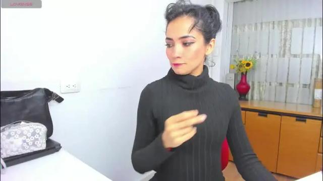 Image 3 of hanna_chloe Stream on Chaturbate on 29 days ago