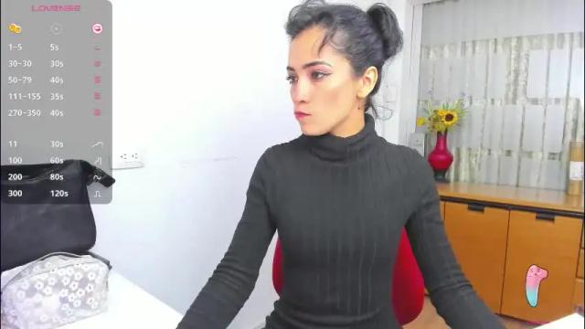 Image 4 of hanna_chloe Stream on Chaturbate on 29 days ago