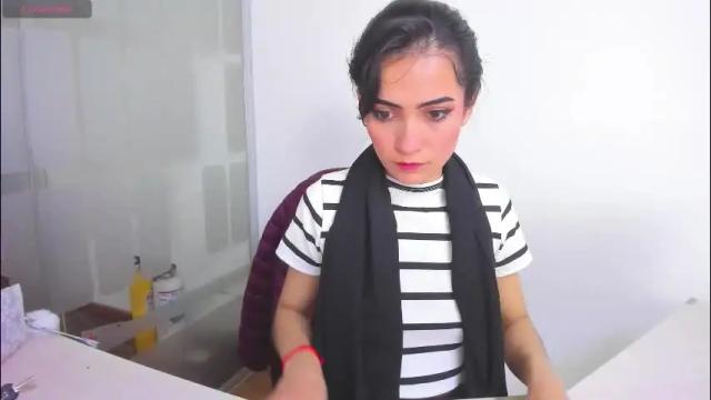 Image 2 of hanna_chloe Stream on Chaturbate on 1 month ago