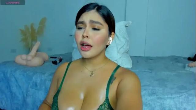 Image 8 of hanna_connorss Stream on Chaturbate on 23 days ago