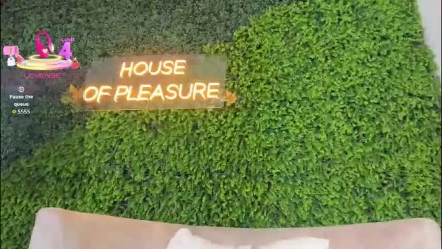 Image 2 of hanna_cupper Stream on Chaturbate on 12 days ago