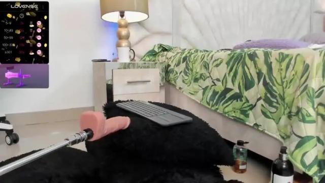 Image 11 of hanna_evanns_ Stream on Chaturbate on 12 months ago
