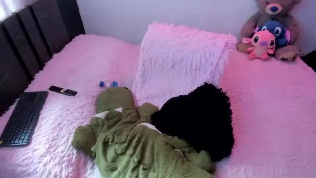 Image 3 of hanna_harrison Stream on Chaturbate on 2 months ago