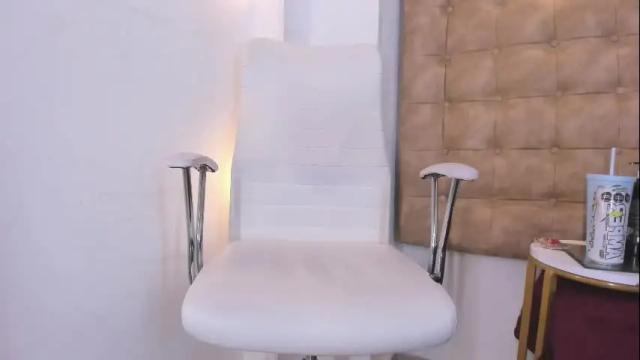 Image 6 of hanna_jadidi Stream on Chaturbate on 13 days ago