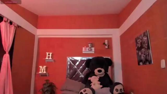 Image 2 of hanna_martinez_ Stream on Chaturbate on 15 months ago