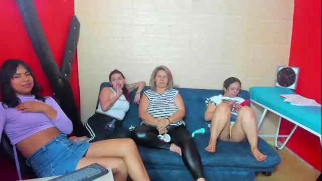 Image 2 of hanna_mature01 Stream on Chaturbate on 1 month ago