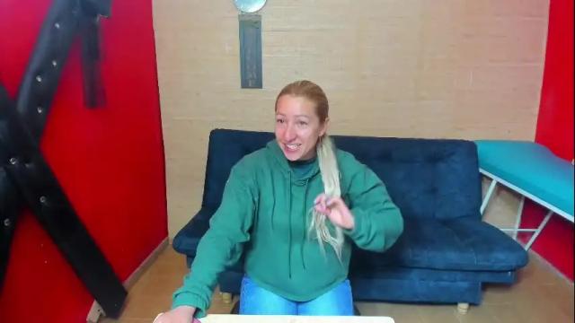 Image 6 of hanna_mature01 Stream on Chaturbate on 1 month ago