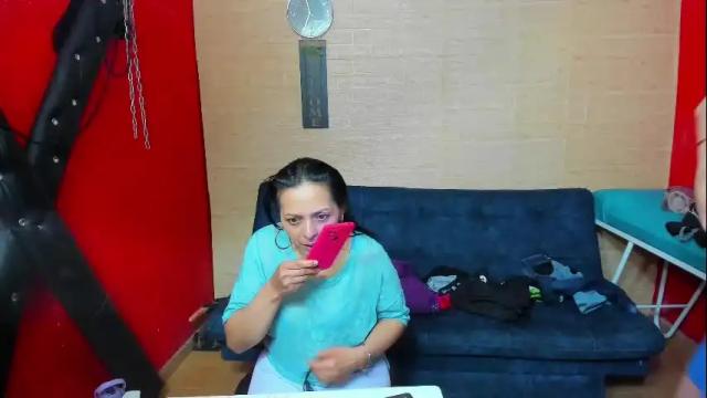 Image 12 of hanna_mature01 Stream on Chaturbate on 12 days ago