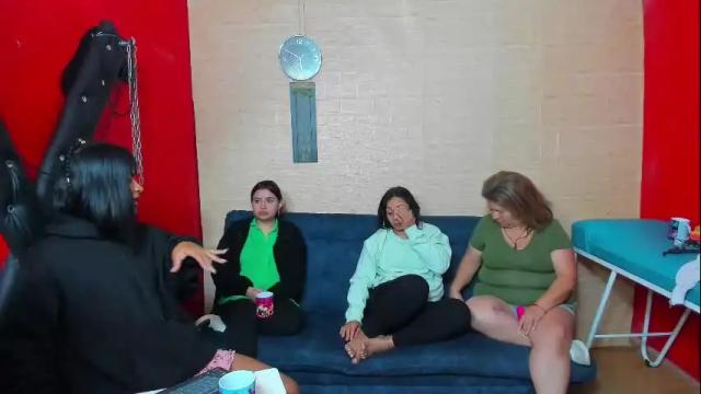 Image 3 of hanna_mature01 Stream on Chaturbate on 9 days ago