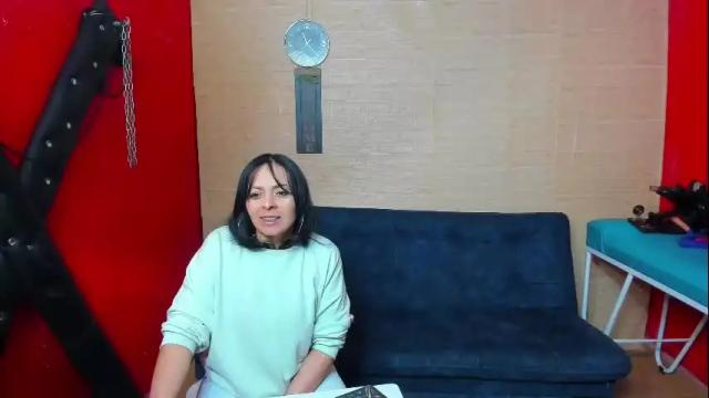 Image 3 of hanna_mature01 Stream on Chaturbate on 4 days ago