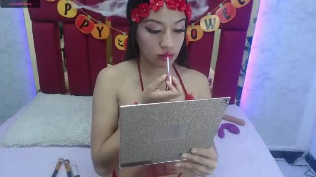 Image 2 of hanna_miller_11 Stream on Chaturbate on 18 months ago