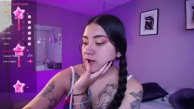 Image 11 of hanna_moore1 Stream on Chaturbate on 13 months ago