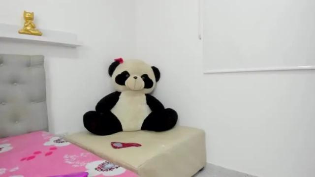 Image 4 of hanna_sexylove Stream on Chaturbate on 16 months ago