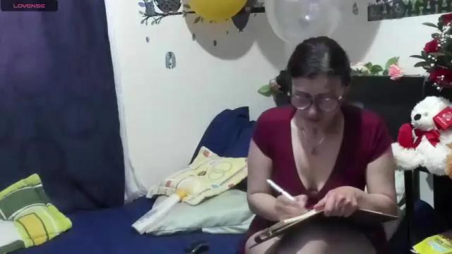 Image 8 of hanna_thompson11 Stream on Chaturbate on 17 months ago