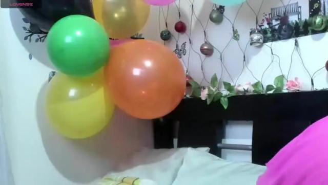 Image 2 of hanna_thompson11 Stream on Chaturbate on 17 months ago