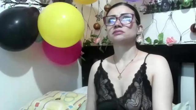 Image 8 of hanna_thompson11 Stream on Chaturbate on 16 months ago