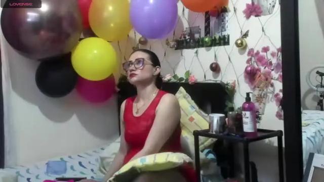 Image 6 of hanna_thompson11 Stream on Chaturbate on 16 months ago