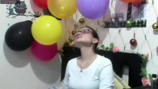 Image 2 of hanna_thompson11 Stream on Chaturbate on 16 months ago