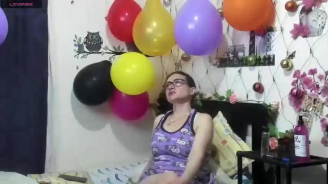 Image 6 of hanna_thompson11 Stream on Chaturbate on 16 months ago