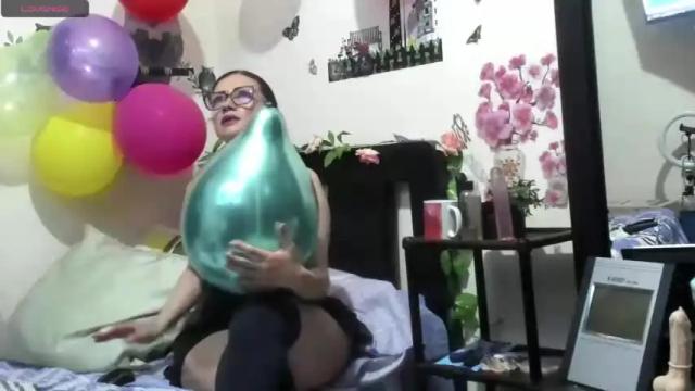 Image 8 of hanna_thompson11 Stream on Chaturbate on 14 months ago