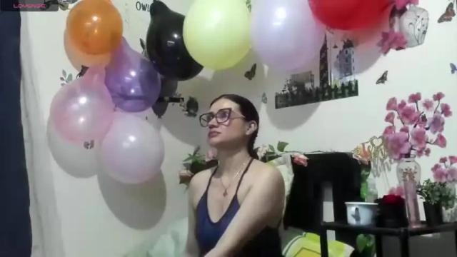 Image 11 of hanna_thompson11 Stream on Chaturbate on 14 months ago