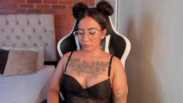 Image 7 of hanna_witch Stream on Chaturbate on 13 months ago