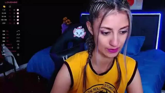 Image 3 of hannaa1_ Stream on Chaturbate on 14 months ago