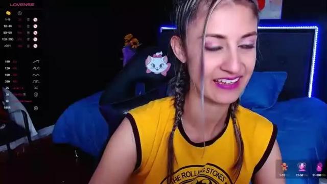 Image 4 of hannaa1_ Stream on Chaturbate on 14 months ago