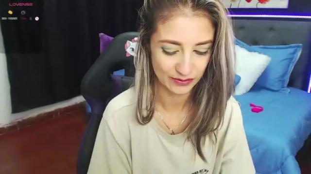 Image 2 of hannaa1_ Stream on Chaturbate on 12 months ago