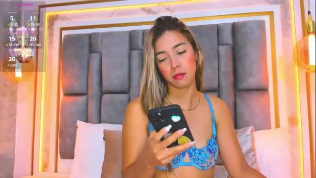 Image 3 of hannabronw Stream on Chaturbate on 2 months ago