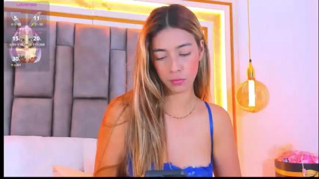 Image 7 of hannabronw Stream on Chaturbate on 13 days ago