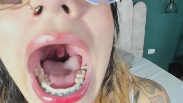 Image 2 of hannabumstead Stream on Chaturbate on 15 months ago