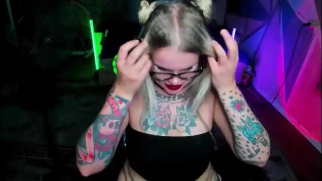 Image 7 of hannah_chaos Stream on Chaturbate on 2 months ago