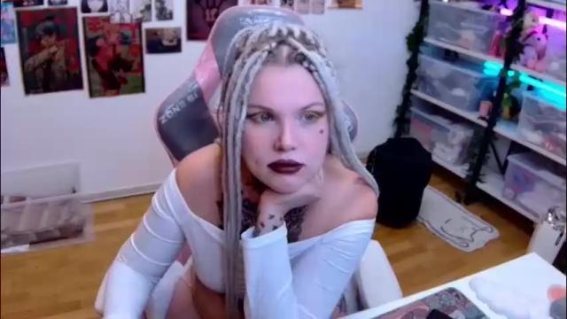 Image 10 of hannah_chaos Stream on Chaturbate on 1 day ago