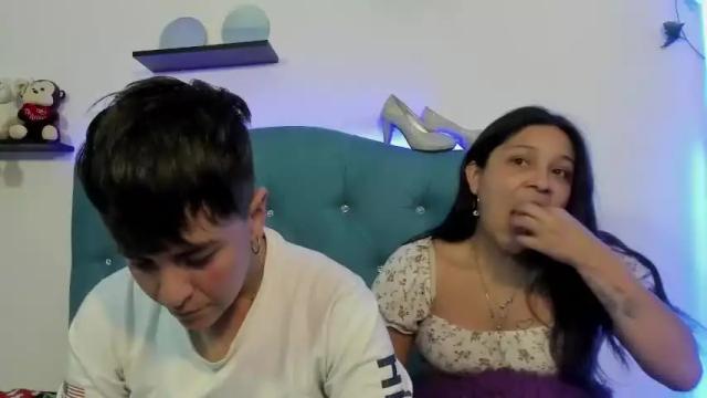 Image 4 of hannah_emma Stream on Chaturbate on 18 months ago