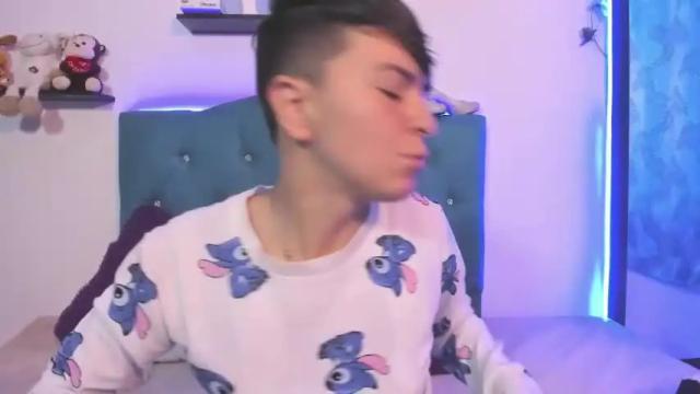 Image 12 of hannah_emma Stream on Chaturbate on 20 months ago