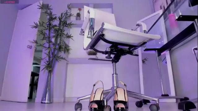 Image 7 of hannah_hcb Stream on Chaturbate on 3 months ago