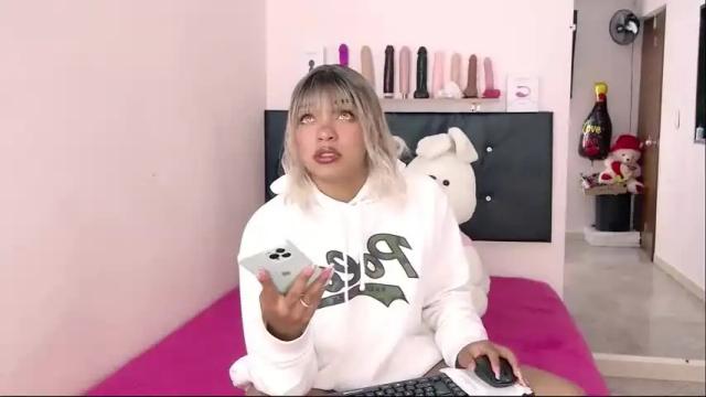 Image 4 of hannah_pm12 Stream on Chaturbate on 15 months ago