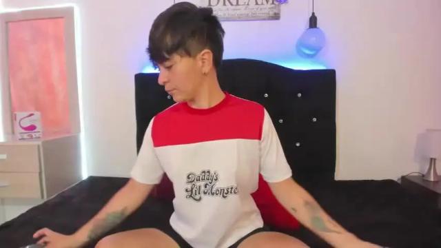 Image 3 of hannah_queen__ Stream on Chaturbate on 13 months ago