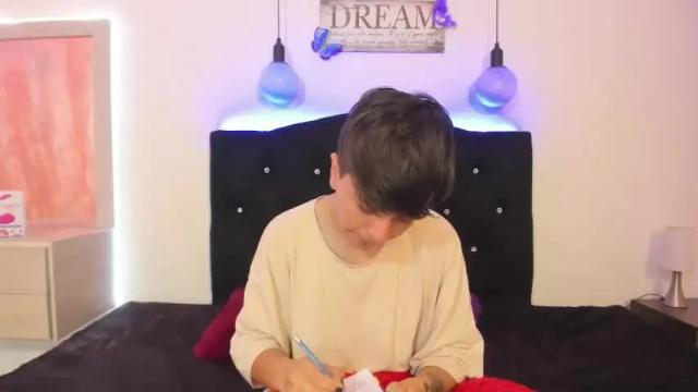 Image 4 of hannah_queen__ Stream on Chaturbate on 13 months ago