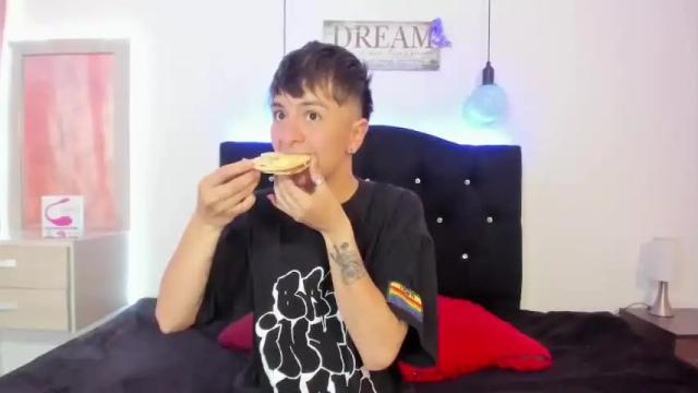Image 3 of hannah_queen__ Stream on Chaturbate on 13 months ago