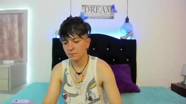 Image 12 of hannah_redd Stream on Chaturbate on 18 months ago