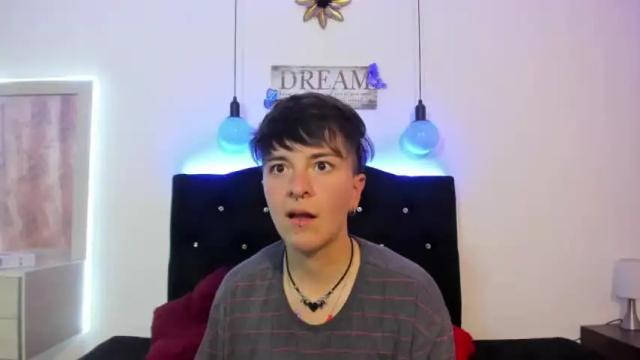 Image 3 of hannah_sweet1 Stream on Chaturbate on 18 months ago